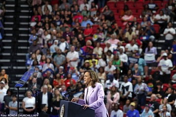 Ilustrační obrázek k výstupu Identické projevy Kamaly Harris