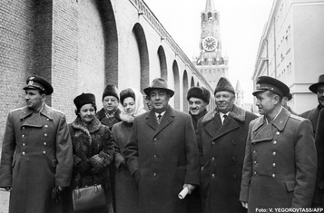 Ilustrační obrázek k výstupu Místo pěti Rusů pět Ukrajinců – příspěvek manipuluje se složením sovětského politbyra